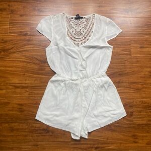 Forever 21 Off Whife Crochet Detail Rayon Shorts Romper Size Medium Boho Coastal